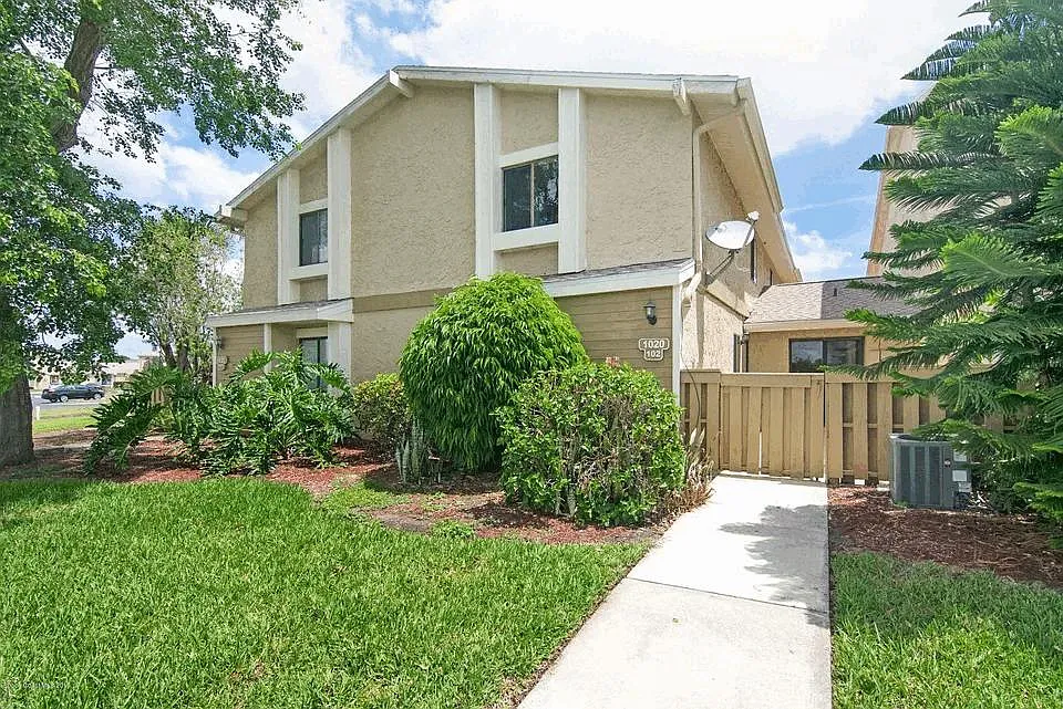 1020 Abada Ct NE #102