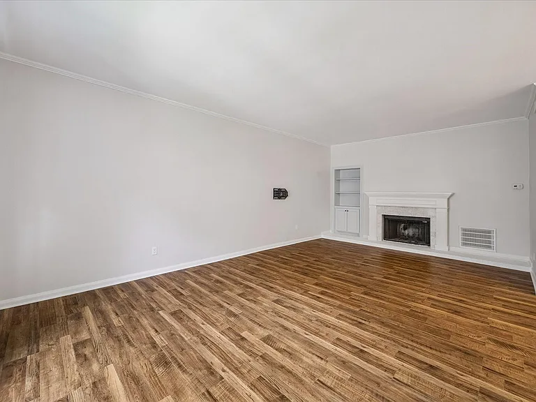 600 Wilcrest Dr #57 — Photo 8