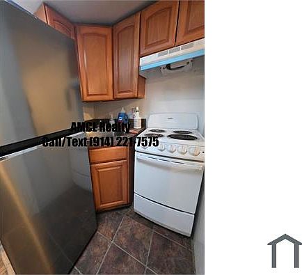 5th image of 64 Hudson St Floor 1