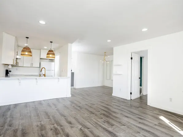6930 Hyde Park Dr Unit 218, San Diego, CA 92119