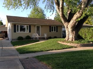 822 W 21st St, Fremont, NE 68025