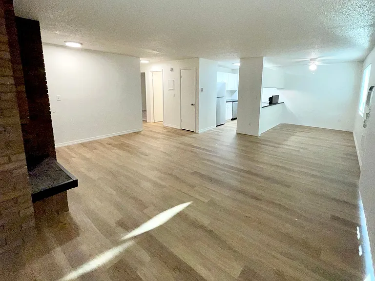 8909 E Liberty Ave — Photo 7