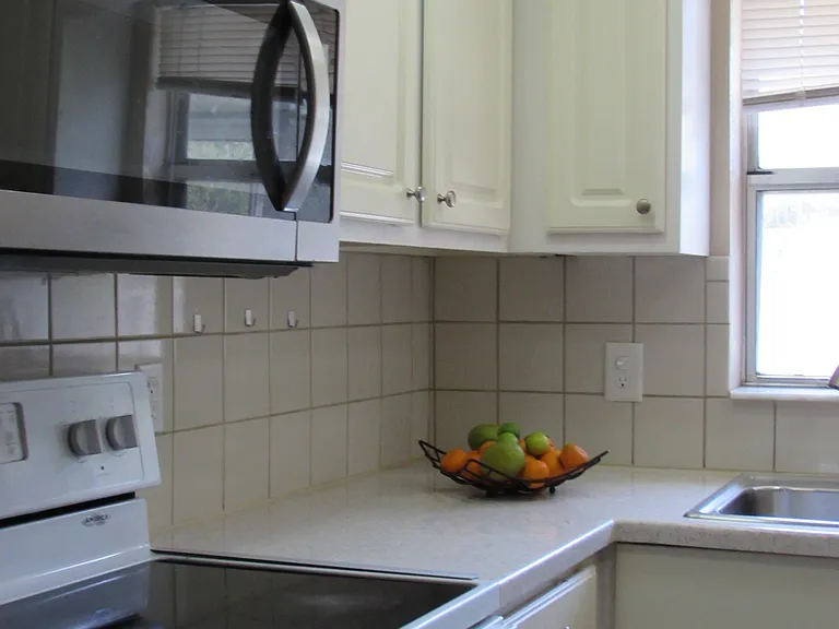 18 SE 44th St #3 — Photo 16