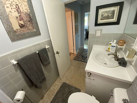 5th image of 3834 Rogers St
