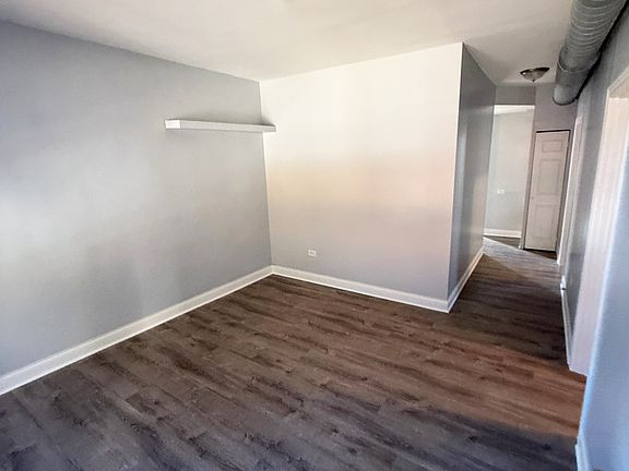 4th image of 2836 N Lawndale Ave #1
