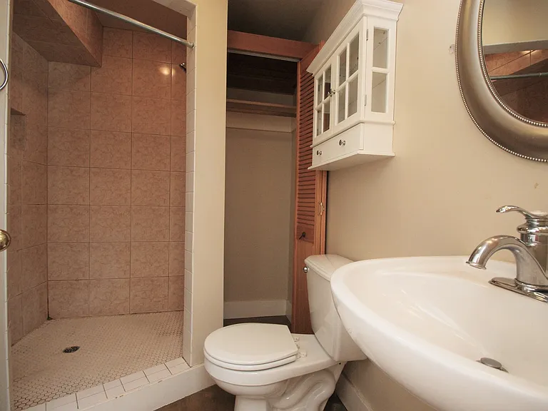 1215 E Spring St — Photo 10