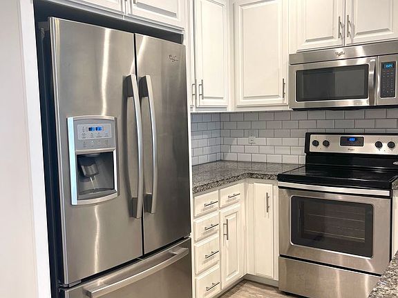 4th image of 164 Lewis Ln