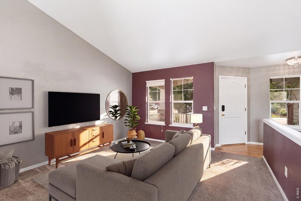 586 Magpie Dr