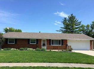 211 Carol Ln, Englewood, OH