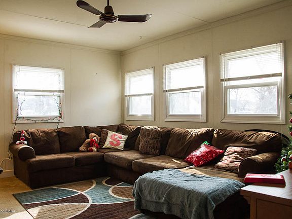4th image of 2117 Glenworth Ave