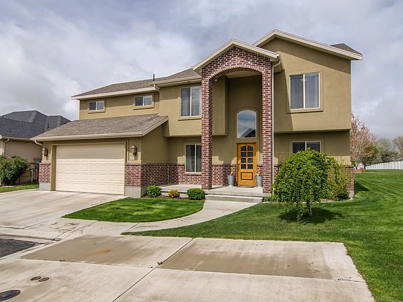 2nd image of 640 W 1290th St N