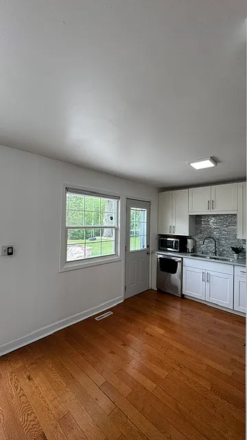 3 bed, 2.5 bath, 1577 sqft, $2,600 — Photo 3