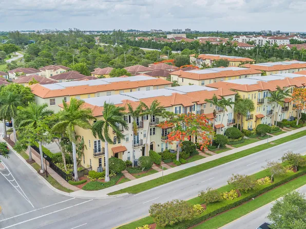 56 Via Floresta Drive, Boca Raton, FL 33487