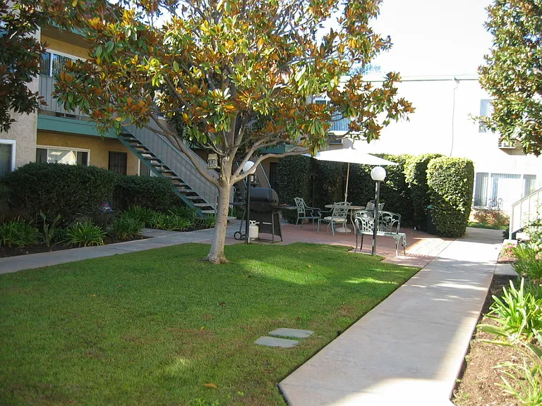 Landmark Gardens — Photo 18