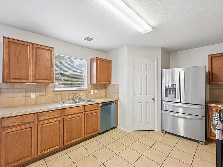 364 Hometown Pkwy — Photo 14