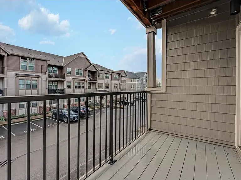 17149 SW Snowdale St #103 — Photo 11
