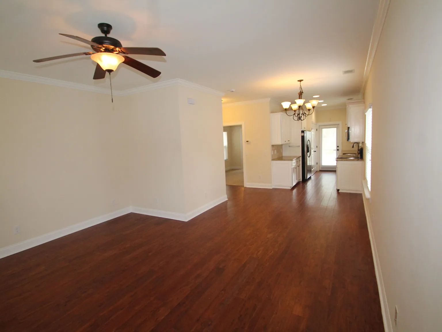 4 bed, 2.5 bath, 1850 sqft, $2,800 — Photo 3
