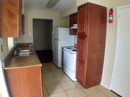 3rd image of 4731 Argonne Dr