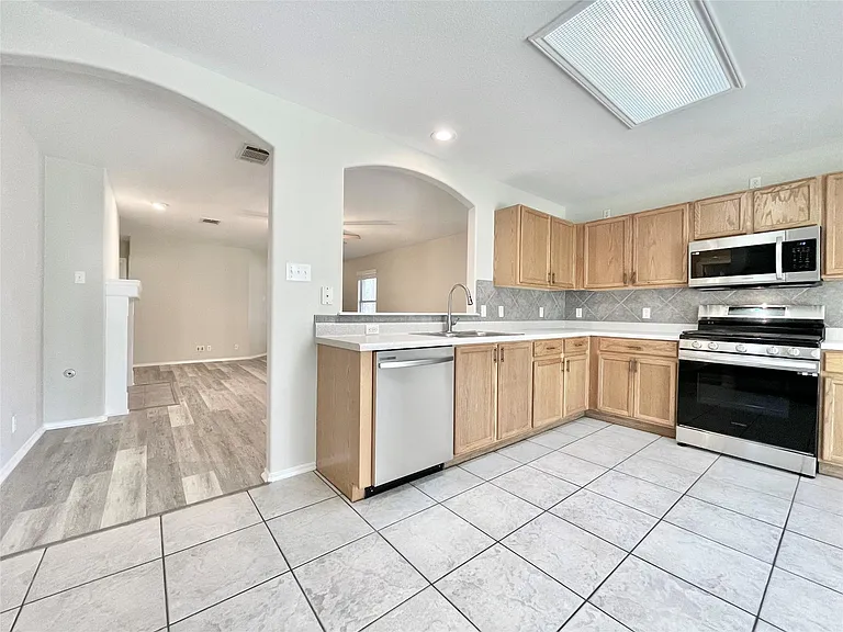 1909 Horizon Park Blvd — Photo 16