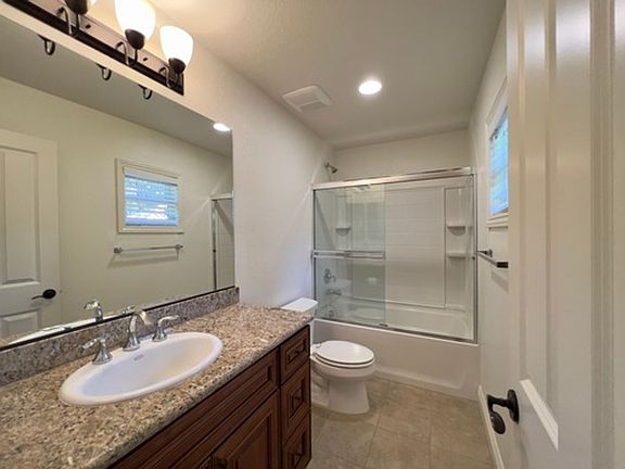 4th image of 1328 Magnolia Ave APT Mag1328b