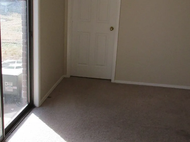 1320 W Linden St — Photo 31