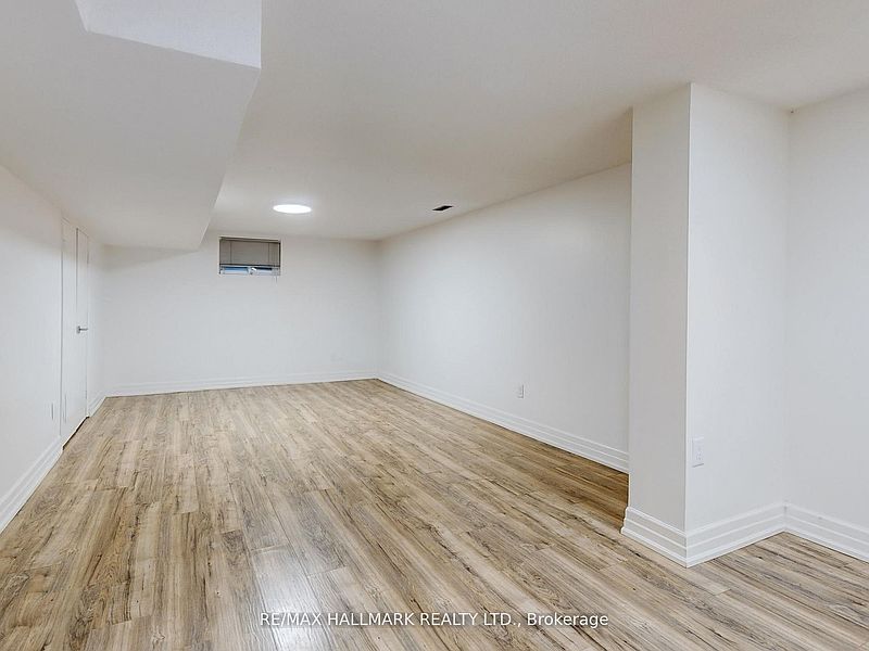 Toronto House for rent - 5 Bedrooms — photo 33