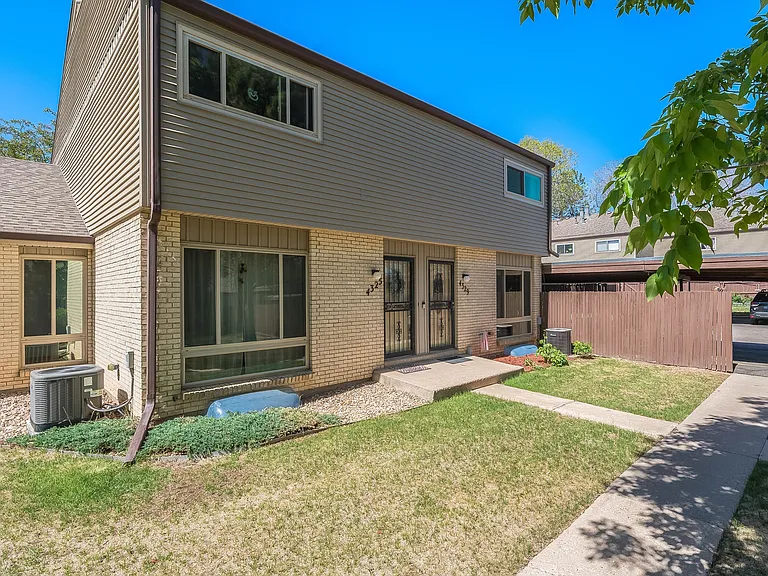 4329 W Ponds Cir — Photo 32