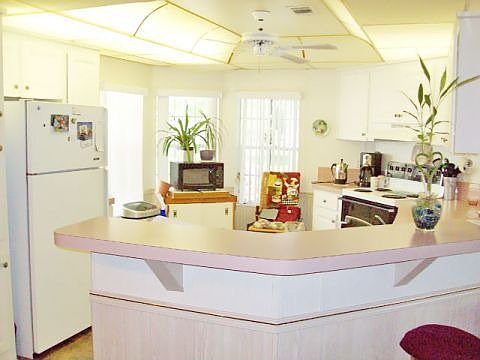 2nd image of 907 E Palm Valley Dr