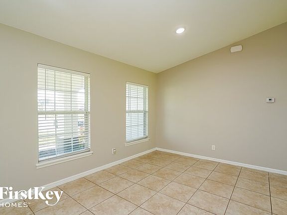 4th image of 1706 NW 12th St