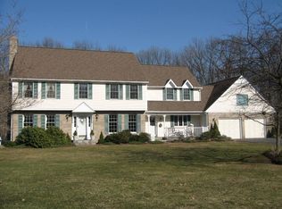 9 Forest Glade Dr, Wilbraham, MA 01095