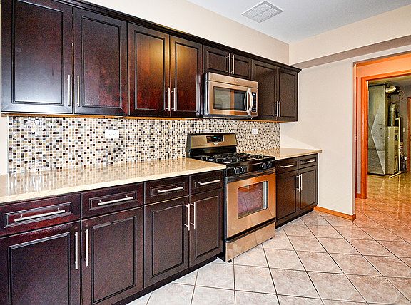 3rd image of 11715 S Matterhorn Cir APT 201