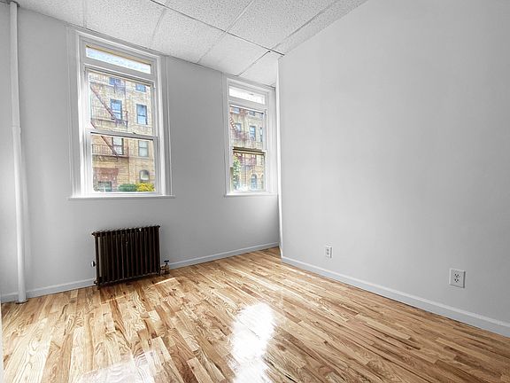 4th image of 523 Graham Ave APT 1