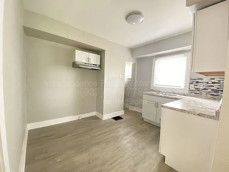 1004 W Fairview Ave — Photo 6