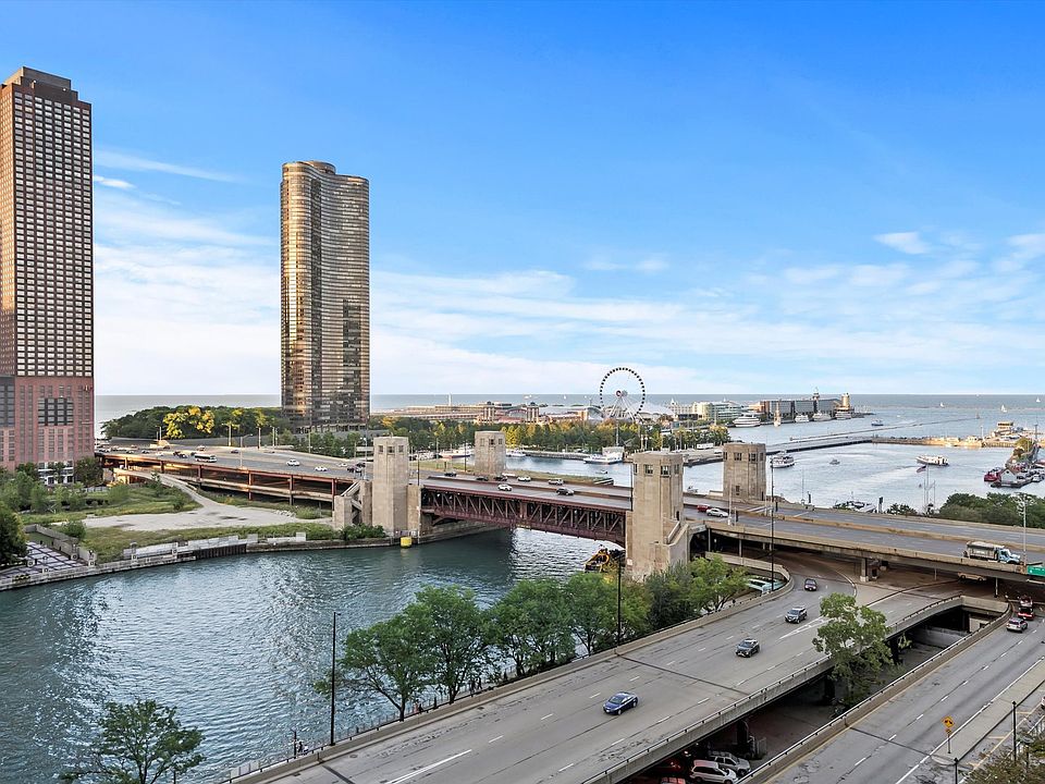 2nd image of 420 E Waterside Dr Unit 813