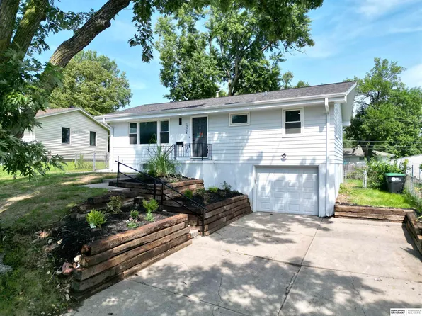 13954 P St, Omaha, NE 68137