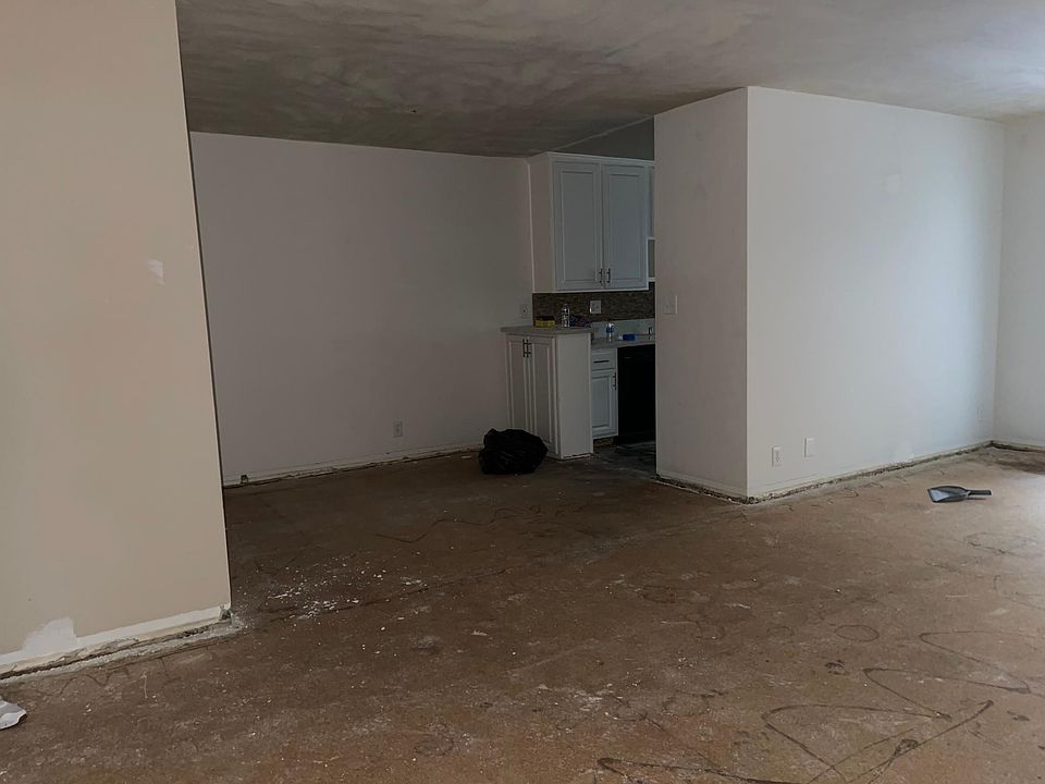 2nd image of 4804 Gaviota Ave APT 103