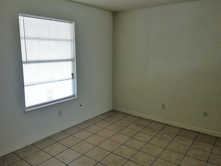 5400 Stanley Dr — Photo 3