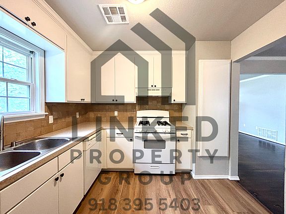 4th image of 5946 E 4th St