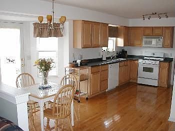 3rd image of 6983 Ashview Ln
