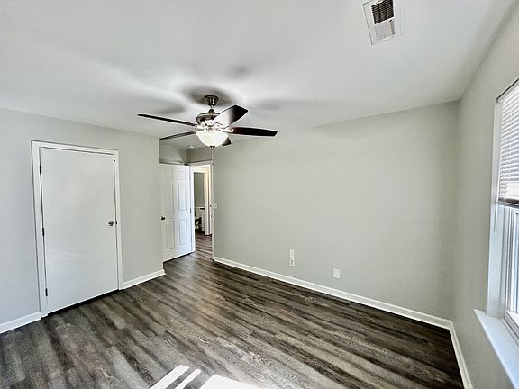 5th image of 208 Woodcreek Dr #B-8