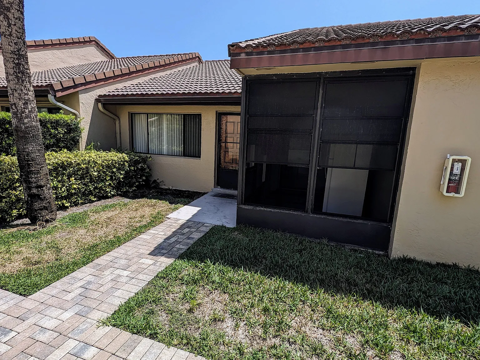 2 bed, 1020 sqft, $2,100 — Photo 1