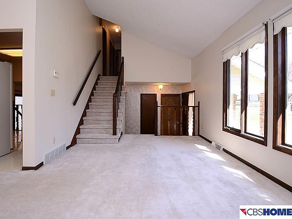 4th image of 320 N 153rd Avenue Cir