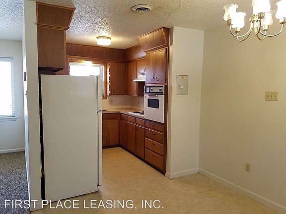 3rd image of 1019 Cameo St