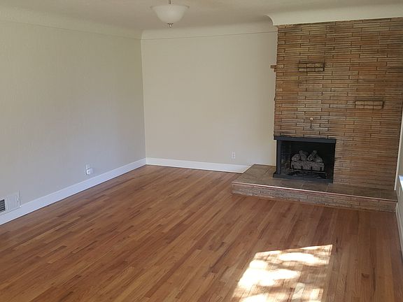 2nd image of 3204 W Hoffman Ave