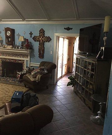 3rd image of 2540 Bainbridge Dr