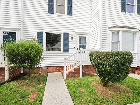 2nd image of 134 Oakmont Dr APT 12