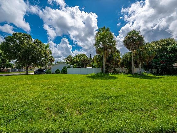 3rd image of 10578 Crockett St Lot 1