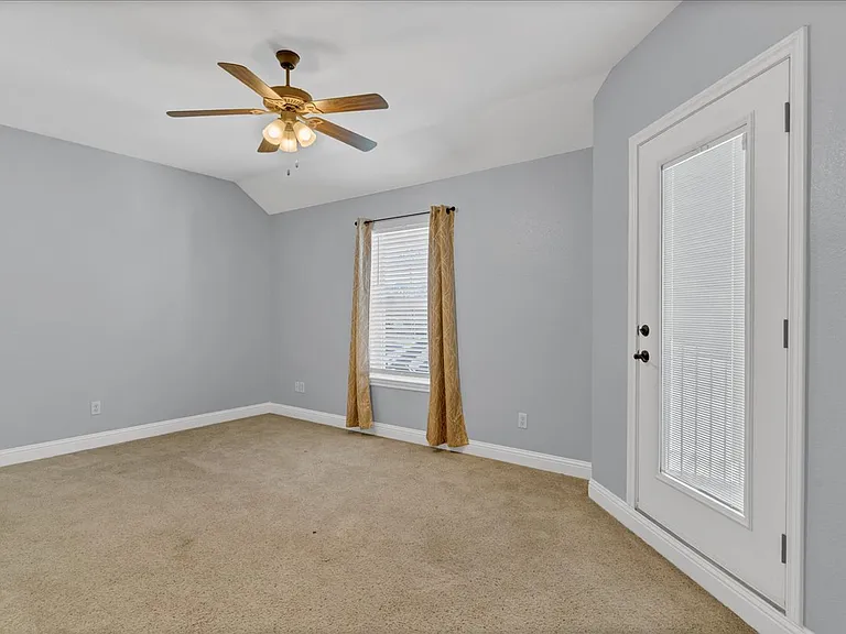 3300 Fountain Way — Photo 41