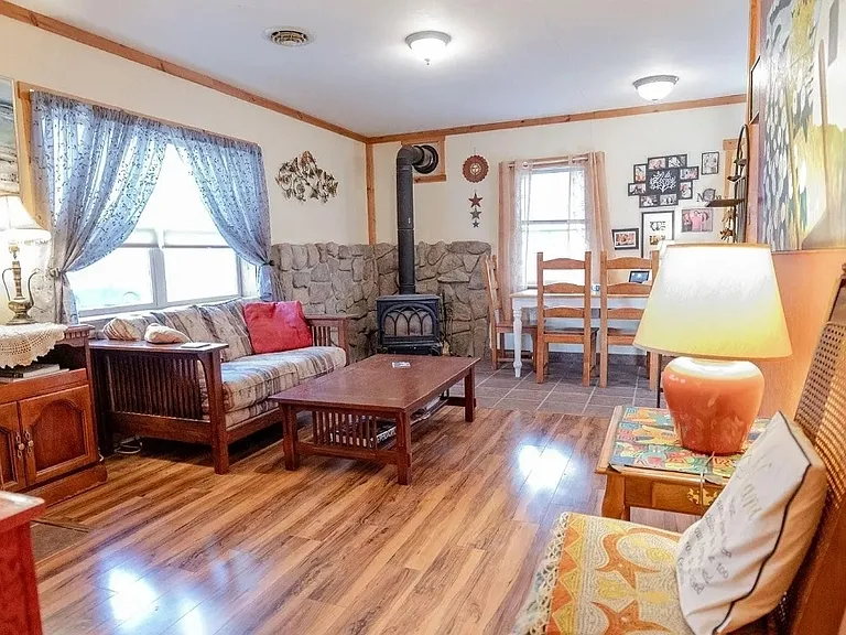 114 Proffit Ln — Photo 9