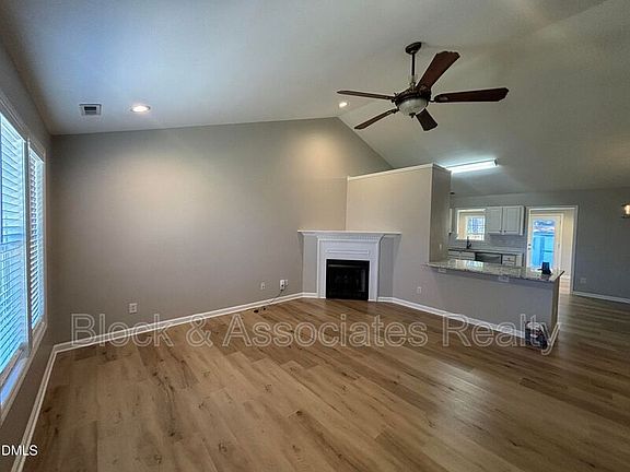 4th image of 116 S Friars Chase Ln